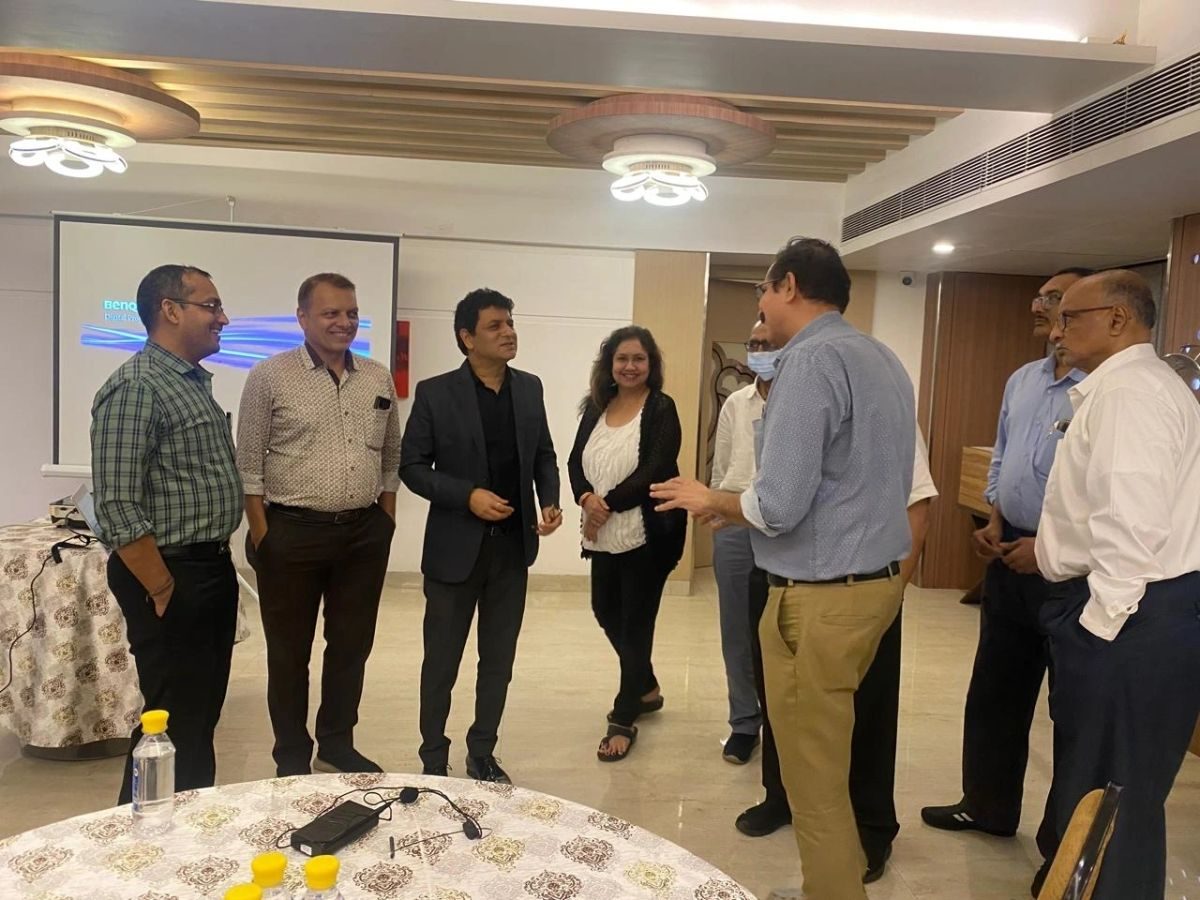 Discussion between speakers and delegates